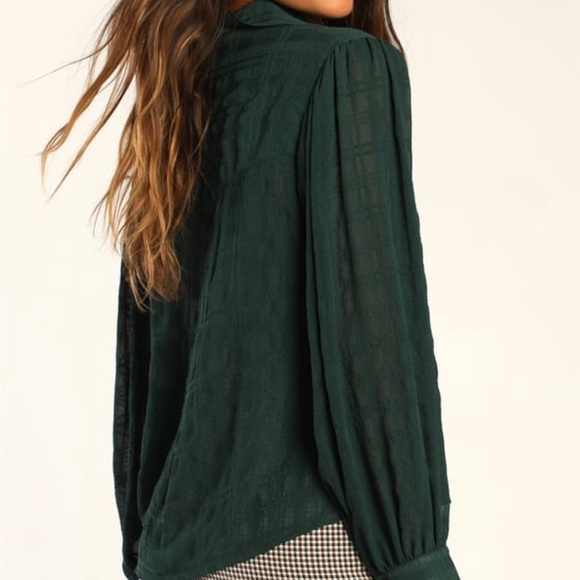 NWT Lulu’s Hunter Green Textured Semi Sheer Top  “Chic Designs” - Picture 4 of 5